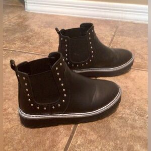 Big girls studded boots